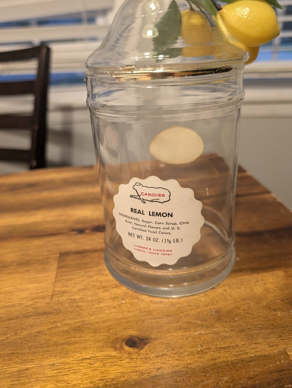 Vintage Apothecary Jar With Plastic Fruit Lemons - Picture 3 of 7